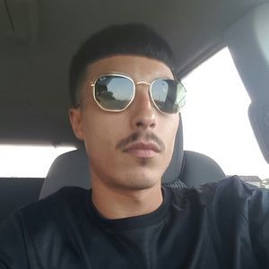 Meet your Posher, Cornelio